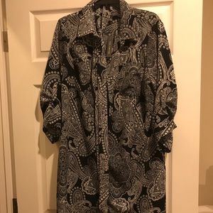 Black dress with waist tie.